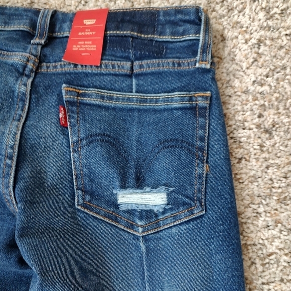 Levi's 711 skinny dark blue jeans 👖 - Picture 2 of 6